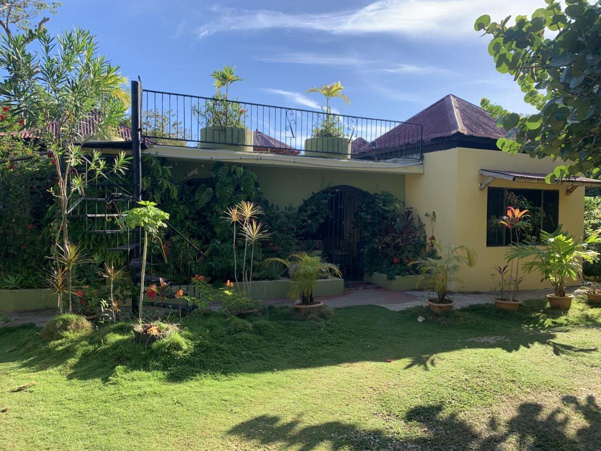 Jam Retreat Alojamento de Acomodação e Pequeno-almoço Negril